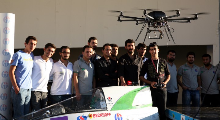 377 - Rektörden Öğrencilerle Türkülü Sohb (3)