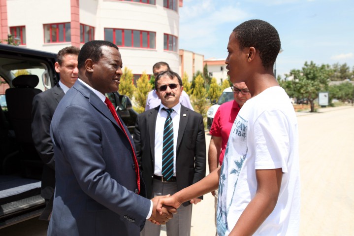 Vika Mazwi Khumalo ve öğrenci