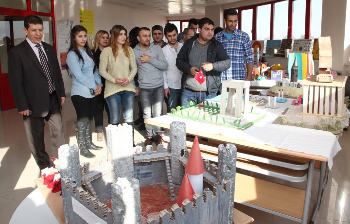 20-GAÜN’de Ders Materyal Sergisi Açıldı (5)