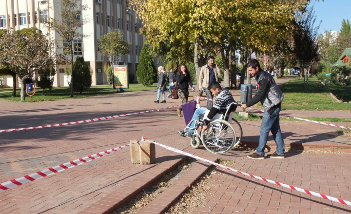 Engelsiz Yaşam Topluluğu’ndan Empati Parkuru (2)