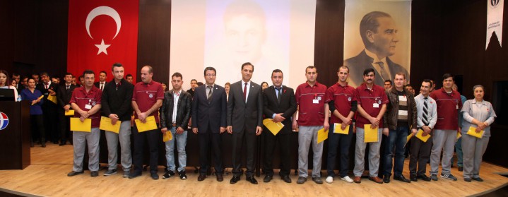 BAŞARILI PERSONELE ÖDÜL TAKDİMİ (9)