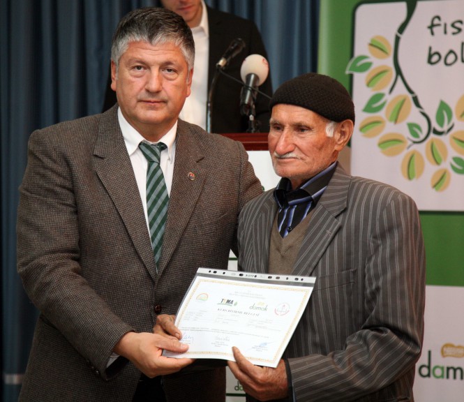 Uzman aşıcı ve budamacılarla sertifikaları verildi