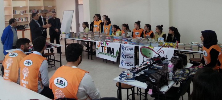 Eğitim ve giyim yardımı töreni (2)