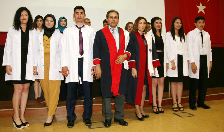 Diş hekimi adayları önlük giydi (2)