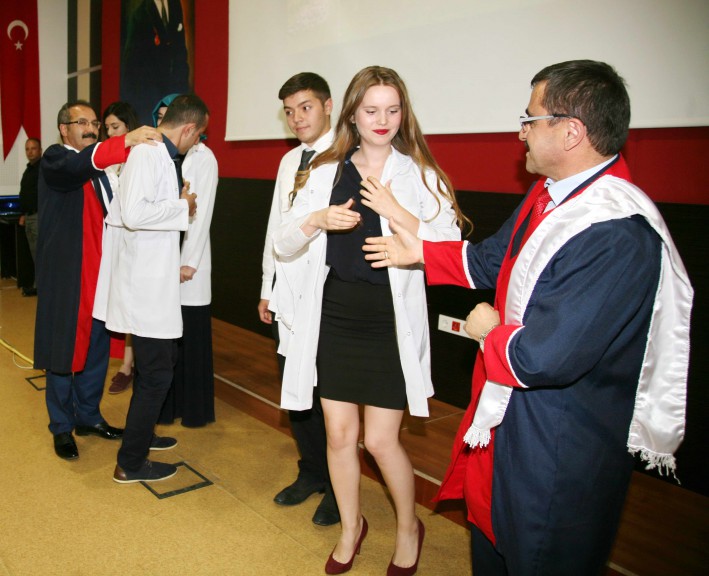 Diş hekimi adayları önlük giydi (5)