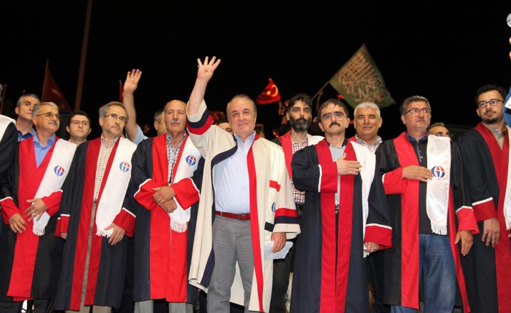 Gaziantep Üniversitesi Senatosu Demokrasi Nöbeti için Demokrasi Meydanı’na gitti - (1)