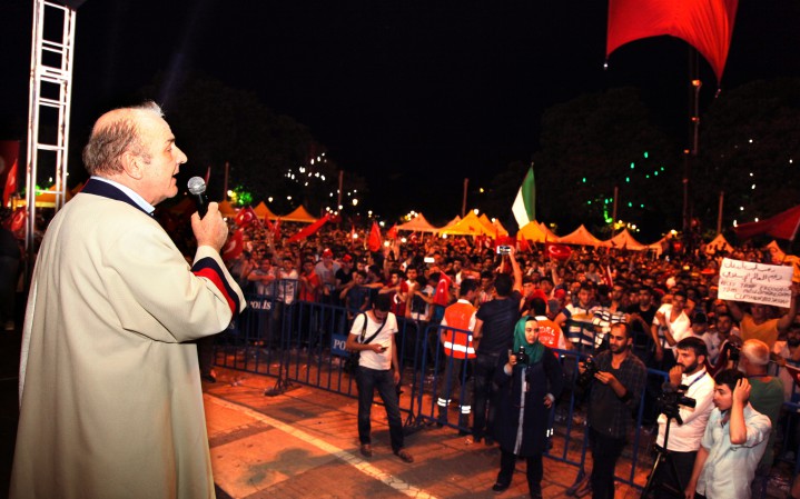 Gaziantep Üniversitesi Senatosu Demokrasi Nöbeti için Demokrasi Meydanı’na gitti - (6)