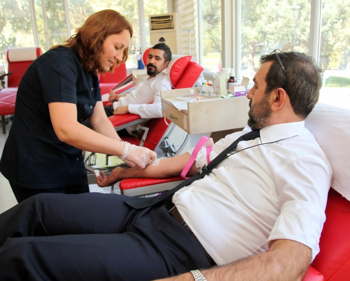 GAÜN’den ilik bağış kampanyası (4)