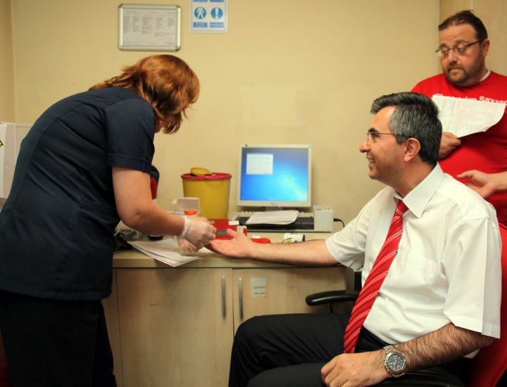 GAÜN’den ilik bağış kampanyası (6)