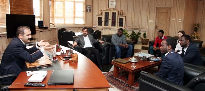 Afrikalı öğrencilerden rektöre ziyaret - (2)