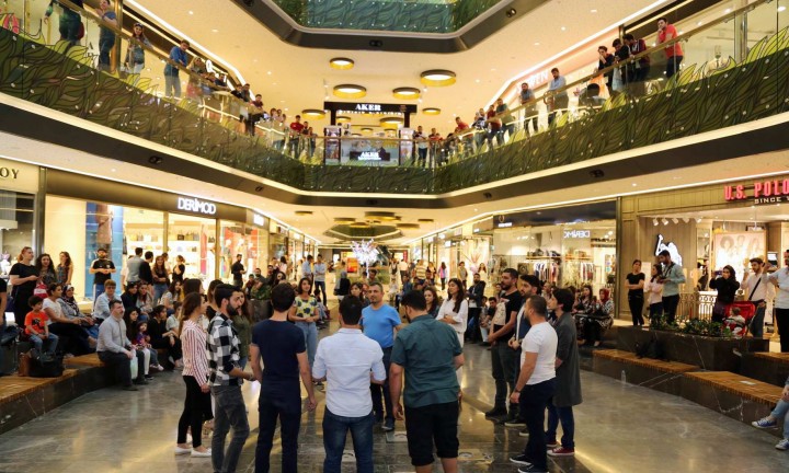 GAÜN Türk Müziği Devlet Konservatuarı Öğrencilerinden Flash Mob Etkinliği - (1)