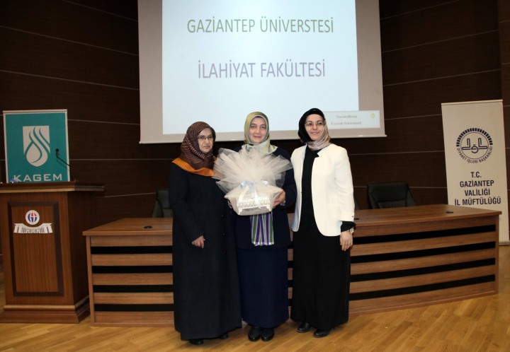 Dr. Hatice Kübra Görmez’den ‘İnsanın Varoluş Gayesi Temel İlke ve Esaslar’ Konferansı