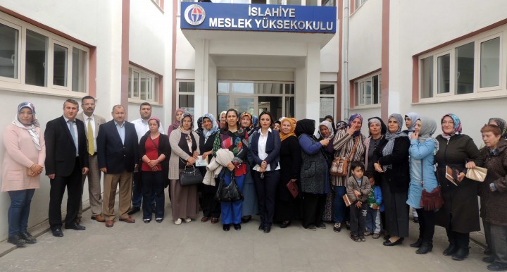 Girişimci Çiftçi Hanımlardan İslahiye MYO ve Serasına Ziyaret - (1)