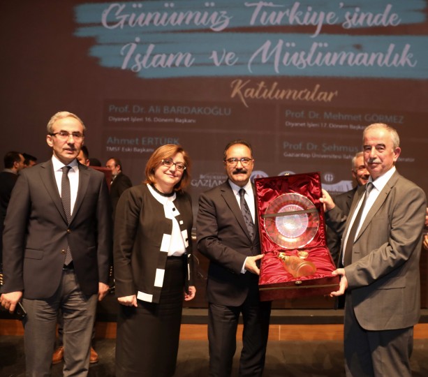 GAÜN’de “Günümüz Türkiye’sinde İslam ve Müslümanlık” konulu İlmi Toplantı - (4)