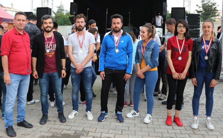 BAHAR ŞENLİĞİNDE BAŞARILI OLANLARA ÖDÜLLERİ VERİLDİ - (3)