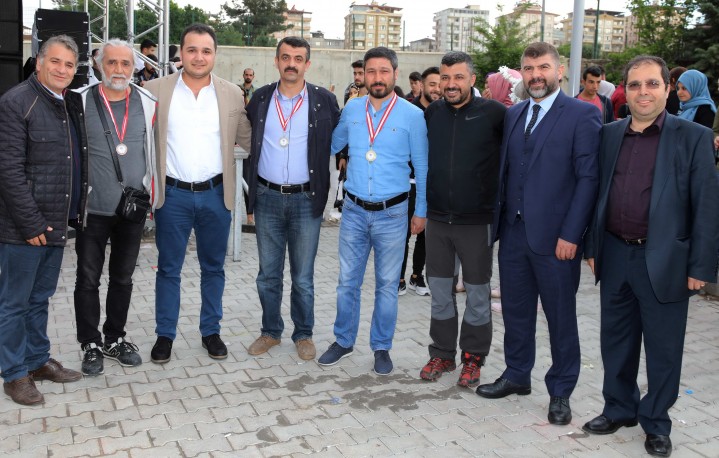 BAHAR ŞENLİĞİNDE BAŞARILI OLANLARA ÖDÜLLERİ VERİLDİ - (4)