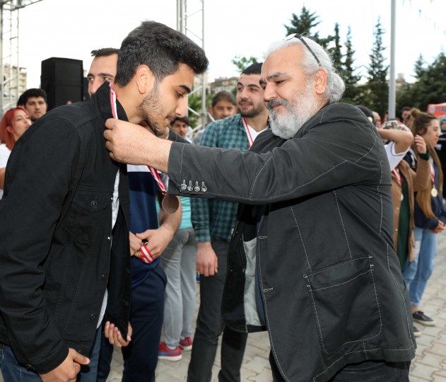 BAHAR ŞENLİĞİNDE BAŞARILI OLANLARA ÖDÜLLERİ VERİLDİ - (5)