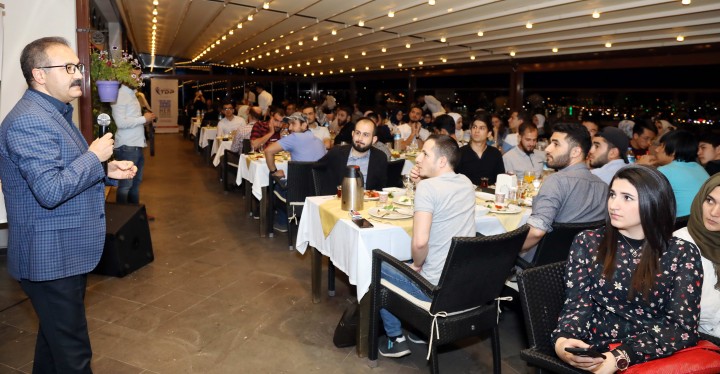 GAÜN'DE ULUSLARARSI ÖĞRENCİLER İFTAR YEMEĞİNDE BİR ARAYA GELDİ - (2)