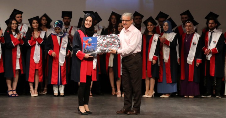 GAÜN’DE 65 DİŞ HEKİMİ MEZUNİYET COŞKUSU YAŞADI-10