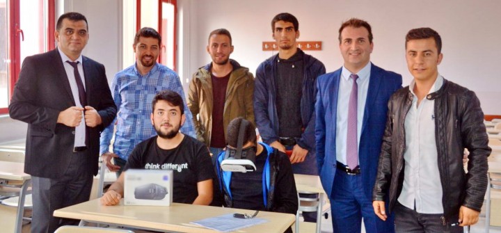 GAÜN OĞUZELİ MYO ÖĞRENCİLERİNE SANAL GERÇEKLİK TATBİKATI YAPTIRILDI - (2)