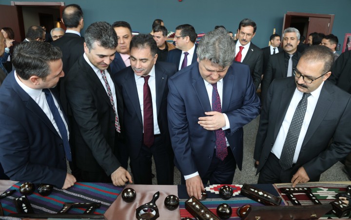 BİR MOTİF BİR İNSAN PROJESİNİN KAPANIŞ TÖRENİ GAÜN’DE GERÇEKLEŞTİ-01