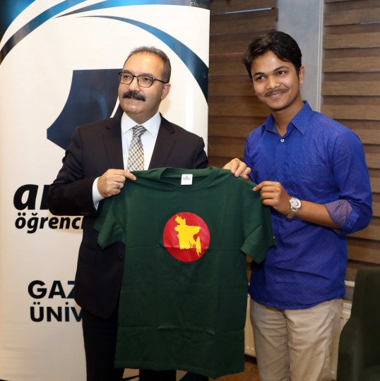 REKTÖR PROF. DR. GÜR ÖĞRENCİLERLE BULUŞTU-5