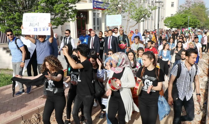 GAÜN’DE DAVULLAR BAHAR ŞENLİĞİ İÇİN ÇALDI - (1)