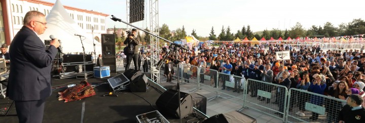 GAÜN’DE DAVULLAR BAHAR ŞENLİĞİ İÇİN ÇALDI - (4)