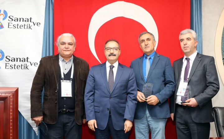 SEMPOZYUM - Plaket takdimleri (1)