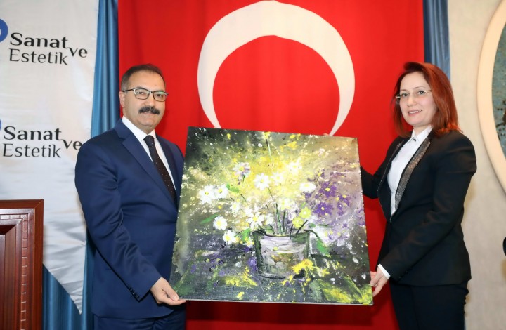 SEMPOZYUM - Plaket takdimleri (2)