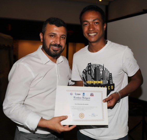 GAÜN’DE SURİYELİ ÖĞRENCİLER İÇİN İFTAR YEMEĞİ VERİLDİ - (7)