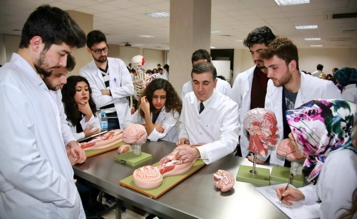 GAÜN TERCİHİN GÖZDESİ-9