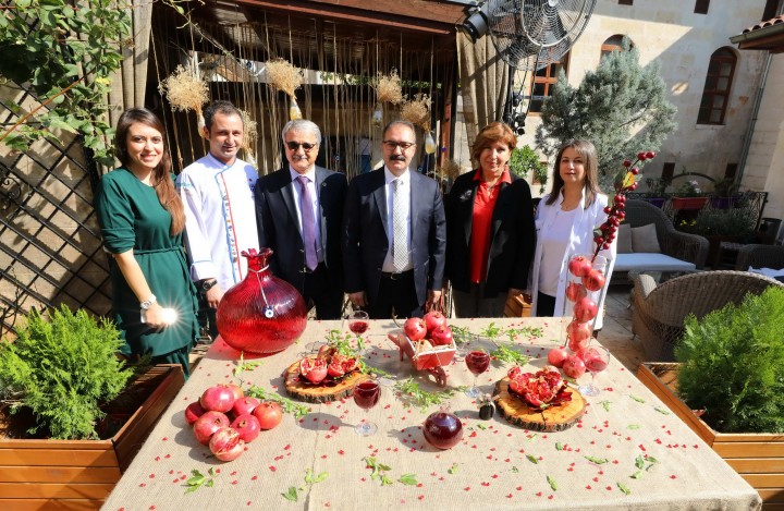 GAÜN’ÜN GELENEKSEL NAR FESTİVALİ-03