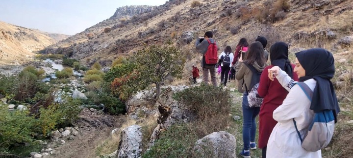 DOĞADA YÜRÜYÜŞ TOPLULUĞU ÜYELERİ ÖĞRETMENLER GÜNÜ İÇİN YÜRÜDÜ-3