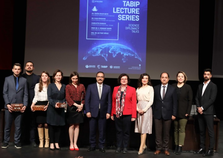 GAÜN’DE Bilim Diplomasisi Paneline Yoğun İlgi-3