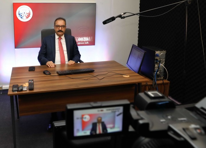 YÜKSEKÖĞRENİMDE İLK UZAKTAN DERS GAÜN’DE - (3)