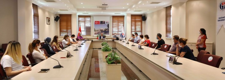 GAÜN REKTÖRLÜK PERSONELİNE COVİD-19 BİLGİLENDİRME EĞİTİMİ - (1)