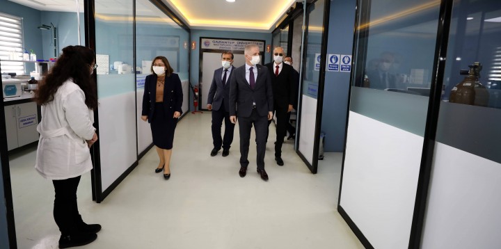 VALİ GÜL’DEN AYAKKABI LABORATUVARINA ÖVGÜ-1