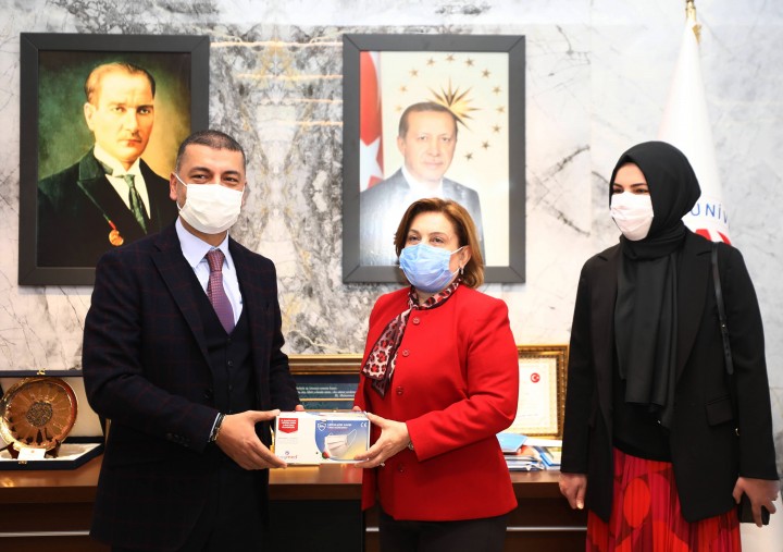 SAĞLIK ÇALIŞANLARINA 200 ANTİVİRAL MASKE-5