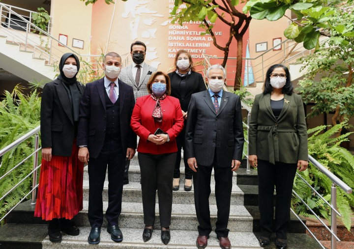 SAĞLIK ÇALIŞANLARINA 200 ANTİVİRAL MASKE-6