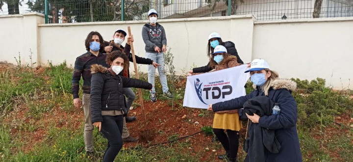 HAYATINI KAYBEDEN SAĞLIK ÇALIŞANLARI ANISINA FİDAN DİKİLDİ - (2)
