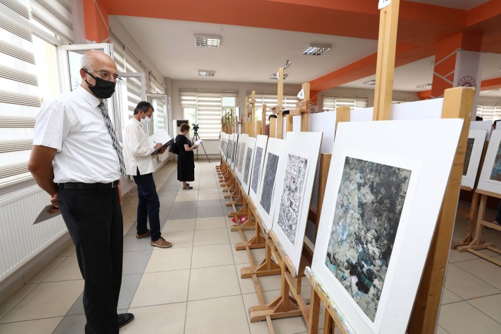 7. MAKİNE HALISI TASARIM YARIŞMASININ 1.JÜRİ DEĞERLENDİRMESİ YAPILDI-3