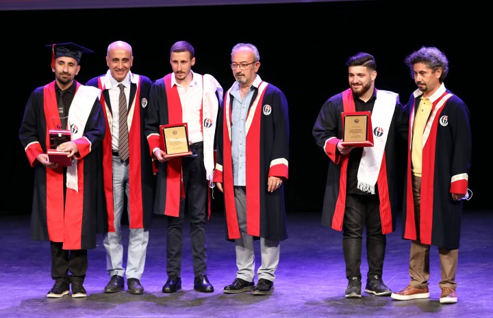 GAZİANTEP ÜNİVERSİTESİ TMDK ÖĞRENCİLERİNİN MEZUNİYET SEVİNCİ - (2)