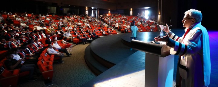 ilahiyat Fakültesi Mezuniyet Töreni-Rektör Prof. Dr. Arif Özaydın-2