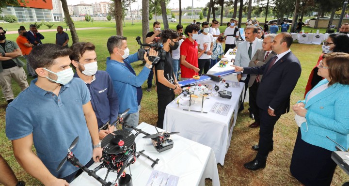 BAKAN YARDIMCISI KACIR’DAN TEKNOFEST’E KATILAN ÖĞRENCİLERE TEBRİK ZİYARETİ - (7)