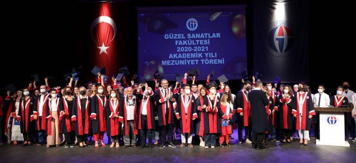 GAÜN GÜZEL SANATLAR FAKÜLTESİ’NDE MEZUNİYET SEVİNCİ-1