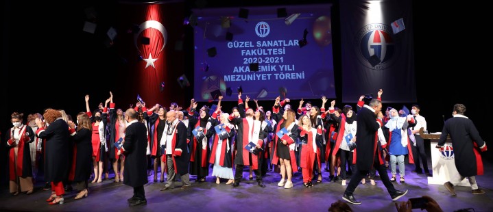 GAÜN GÜZEL SANATLAR FAKÜLTESİ’NDE MEZUNİYET SEVİNCİ-2