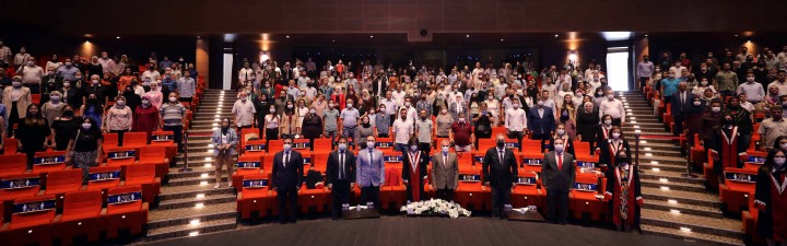 GAÜN’ÜN GENÇ DİŞ HEKİMLERİ TÖRENLE MEZUN OLDU-7