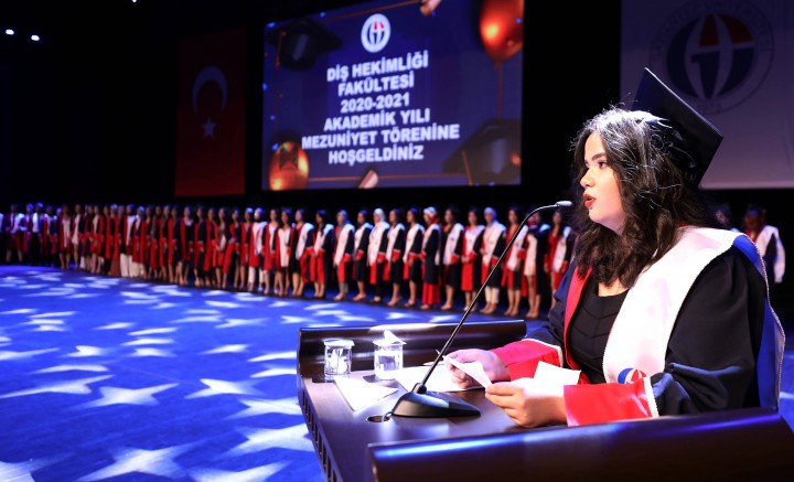 GAÜN’ÜN GENÇ DİŞ HEKİMLERİ TÖRENLE MEZUN OLDU - Büşra Üstün