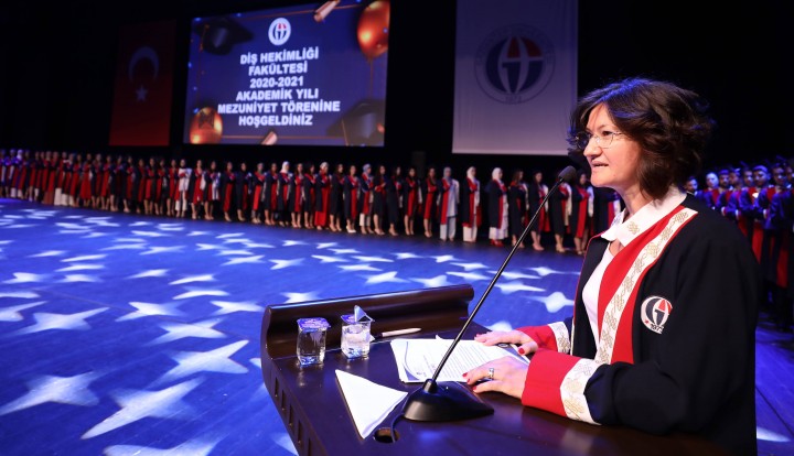 GAÜN’ÜN GENÇ DİŞ HEKİMLERİ TÖRENLE MEZUN OLDU - Prof. Dr. Aslı Seçilmiş